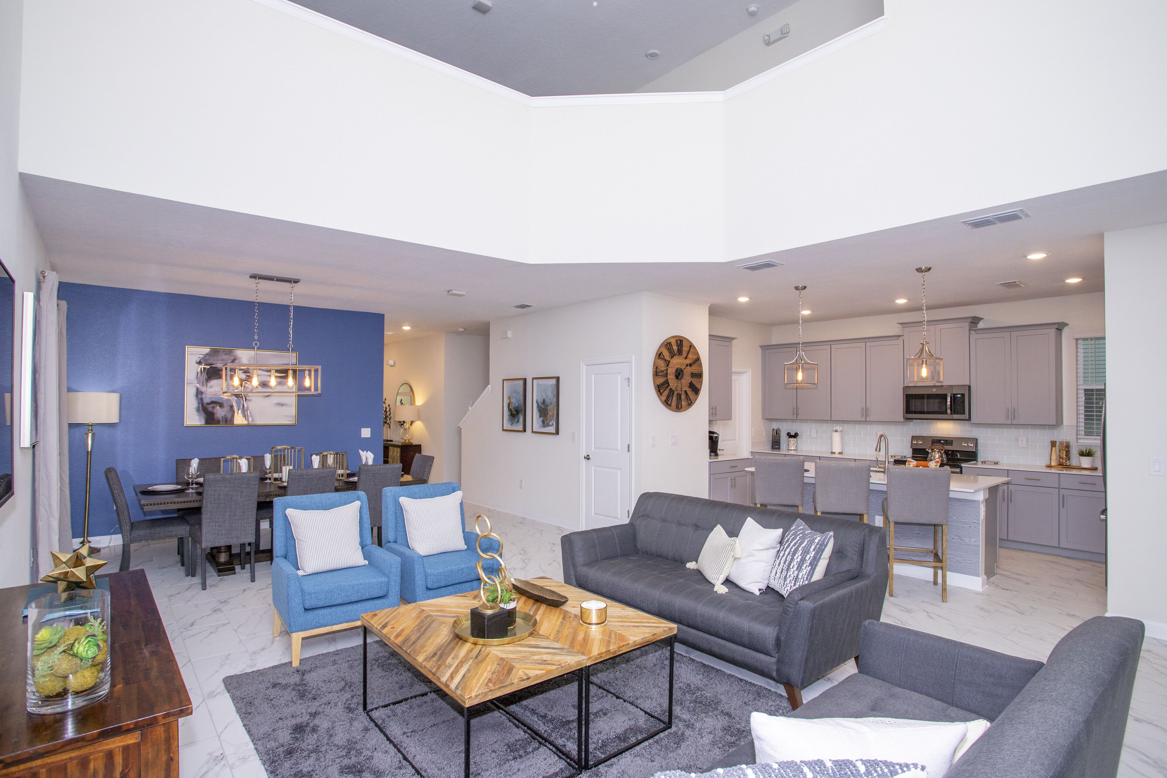 House, 5 Bedrooms | In-room dining