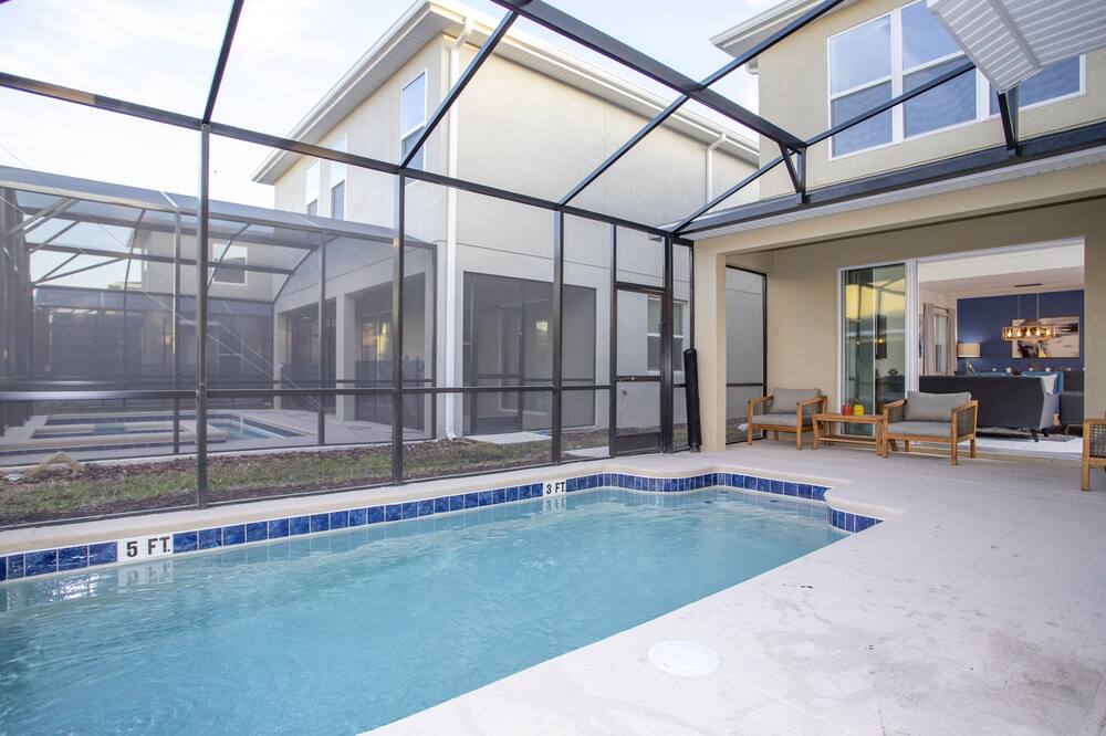 2734 Storey Lake Resort