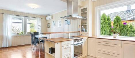 Apartment | Eigene Küche | Kühlschrank, Ofen, Herdplatte, Geschirrspüler