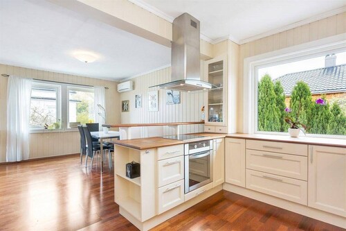 StayPlus 3BR City Apartment With Garden