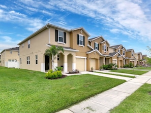 Front of property - Family Friendly 4Bd Near Disney @ Compass Bay 5116 (Kissimmee)