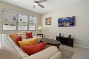 Townhome, 4 Bedrooms | Living area