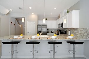 Townhome, 4 Bedrooms | In-room dining