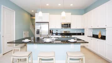 Resortwoning, 4 slaapkamers | Woonruimte | Een 60-inch smart-tv met kabelzenders, een televisie en Netflix