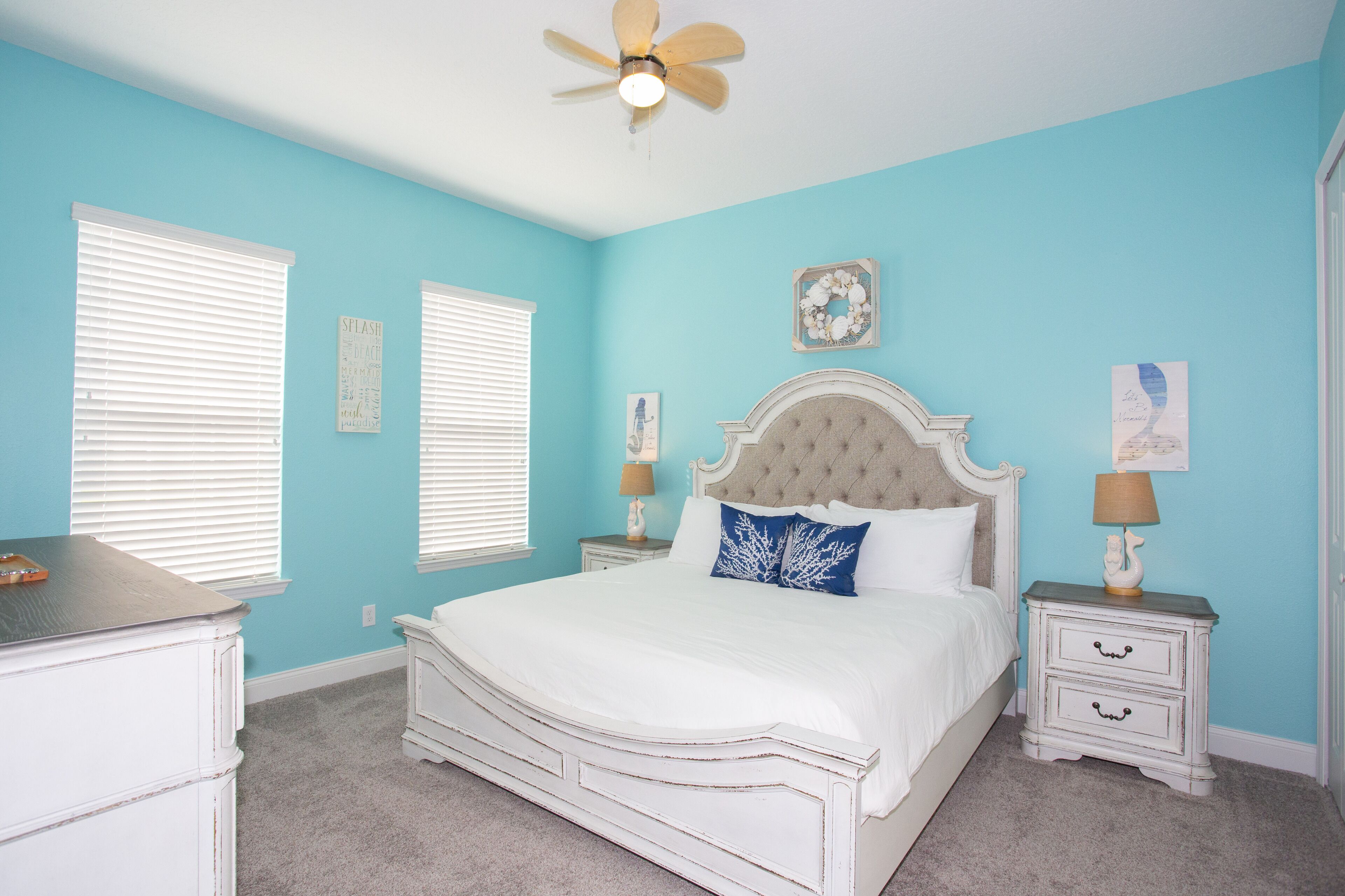 Caja de seguridad en la habitación y decoración personalizada 