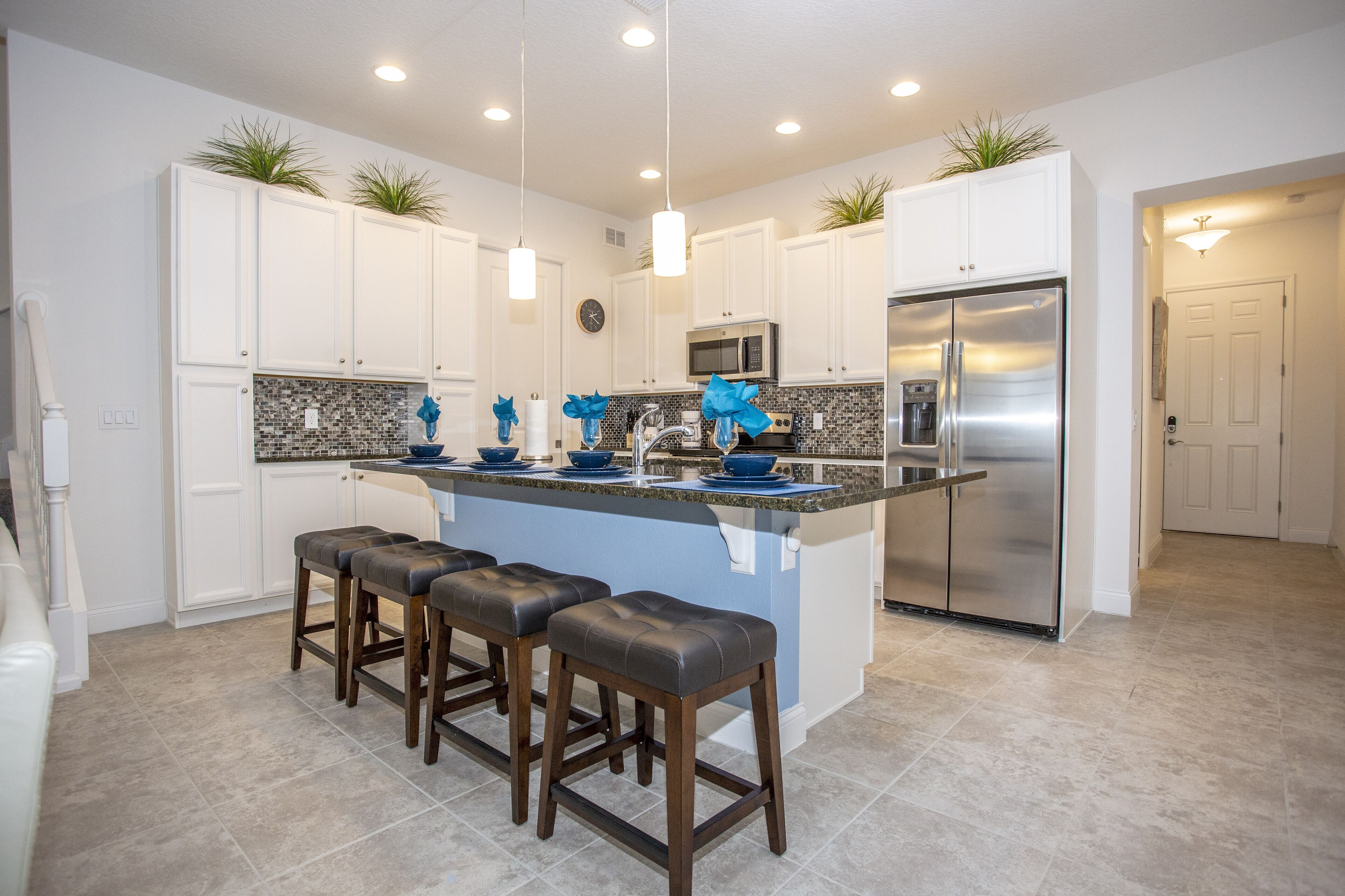 Townhome, 5 Bedrooms | Private kitchen | Full-sized fridge, microwave, oven, stovetop