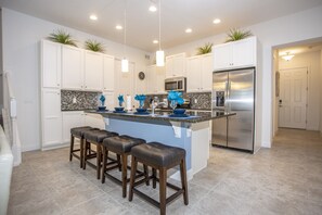 Townhome, 5 Bedrooms | Private kitchen | Full-sized fridge, microwave, oven, stovetop - Festival Resort 5 Bd Home w/ Screened Pool Close to Disney 174 (Davenport)