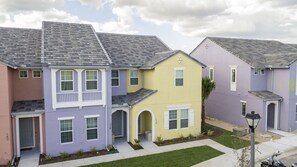 Front of property - Festival Resort 5 Bd Home w/ Screened Pool Close to Disney 174 (Davenport)