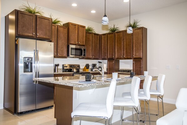 Townhome, 3 Bedrooms | Private kitchen