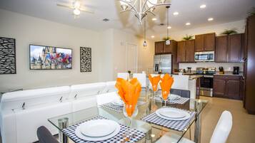 Townhome, 3 Bedrooms | In-room dining