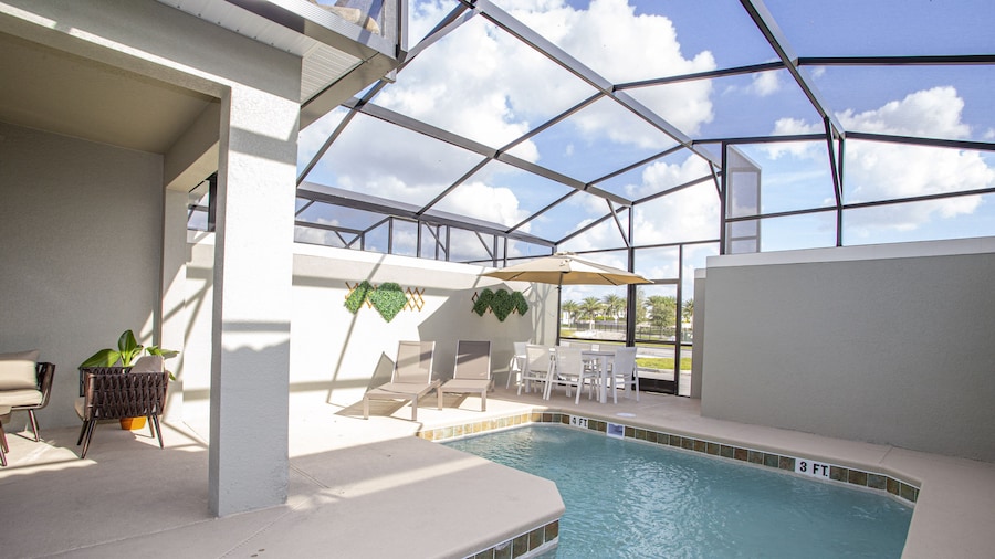 靠近迪士尼4836的华丽4卧室带有游泳池