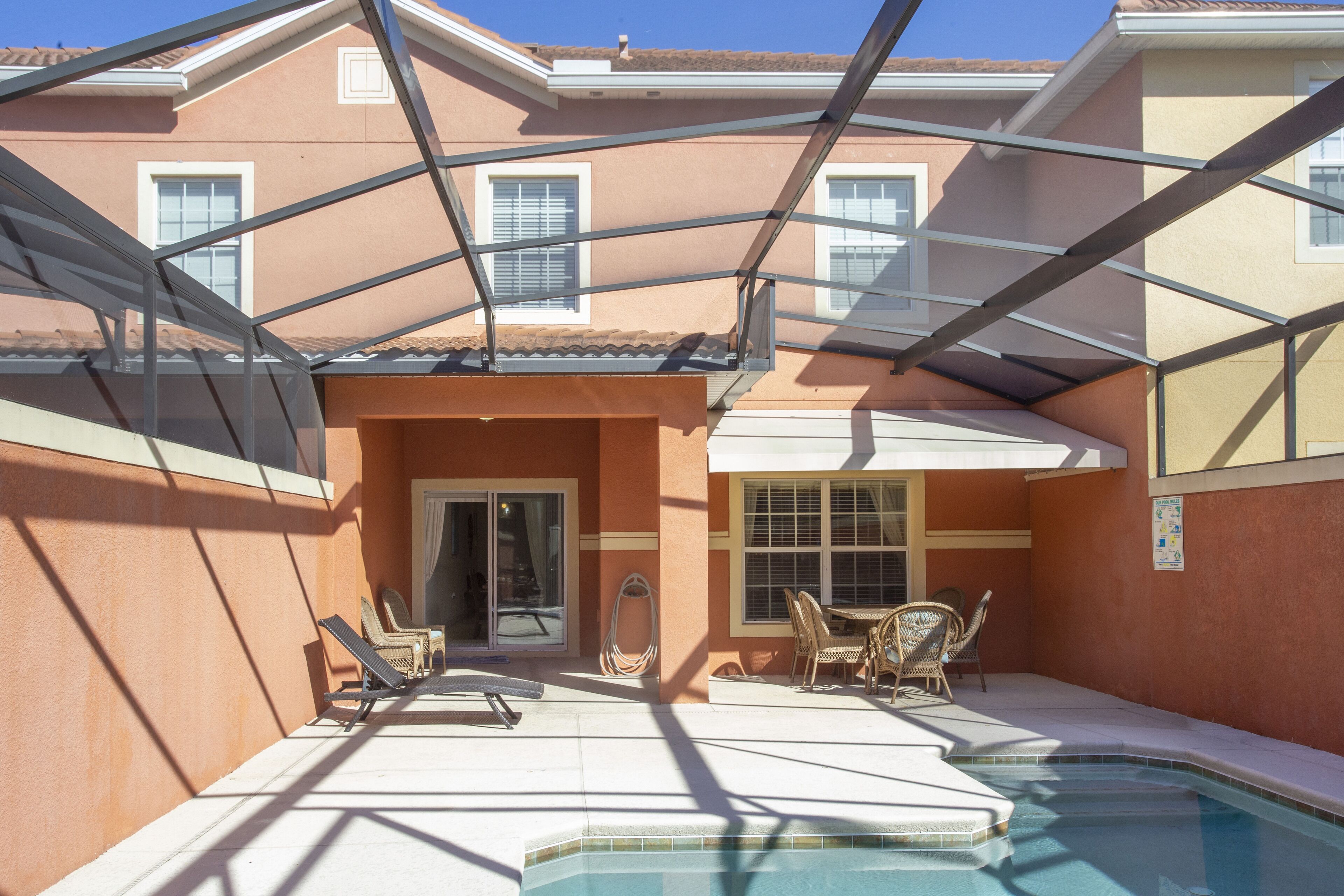 8940 Paradise Palms Resort 75758/75776