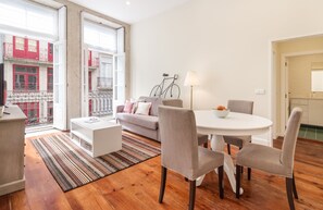 Apartment (1 Bedroom) | Interior - Nada03 · Faisama Historical 3 Design · Balcony · AC (Porto)