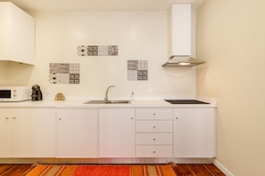 Apartment (1 Bedroom) | Interior - Nada03 · Faisama Historical 3 Design · Balcony · AC (Porto)