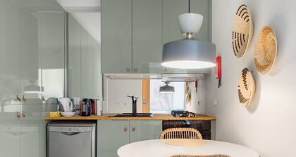 Mat001 · Bohemian Vibe at a Fresh Coastal Getaway