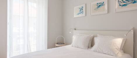 Apartment (2 Bedrooms) | Front of property