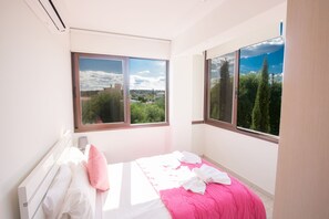 4 bedrooms, in-room safe, iron/ironing board, travel cot