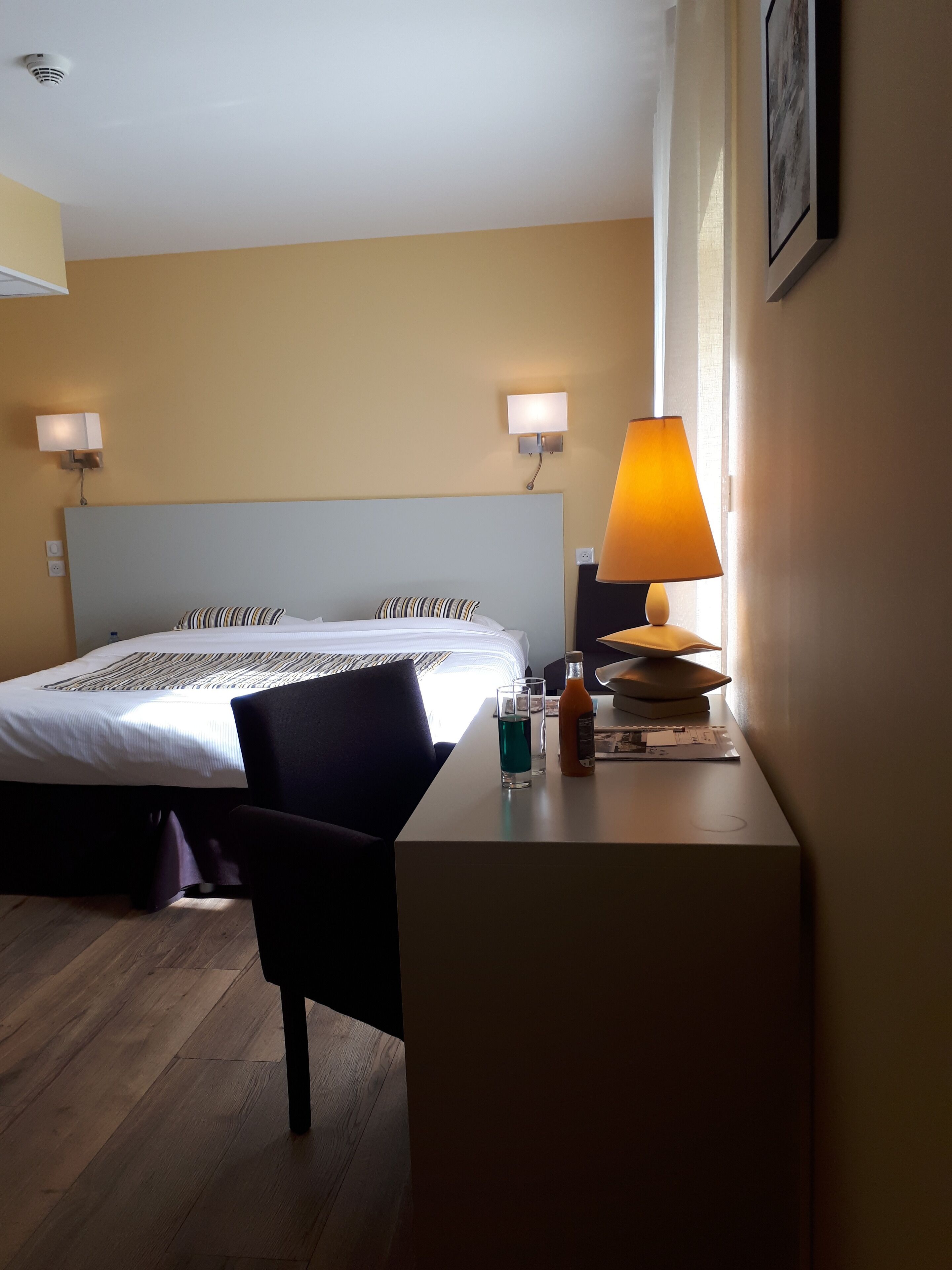 superior double or twin room, accessible | 1 bedroom, premium bedding, in-room safe, desk