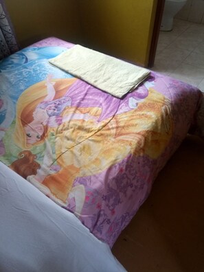 Desk, free WiFi, bed sheets - Amity Hotel (Gilgil)