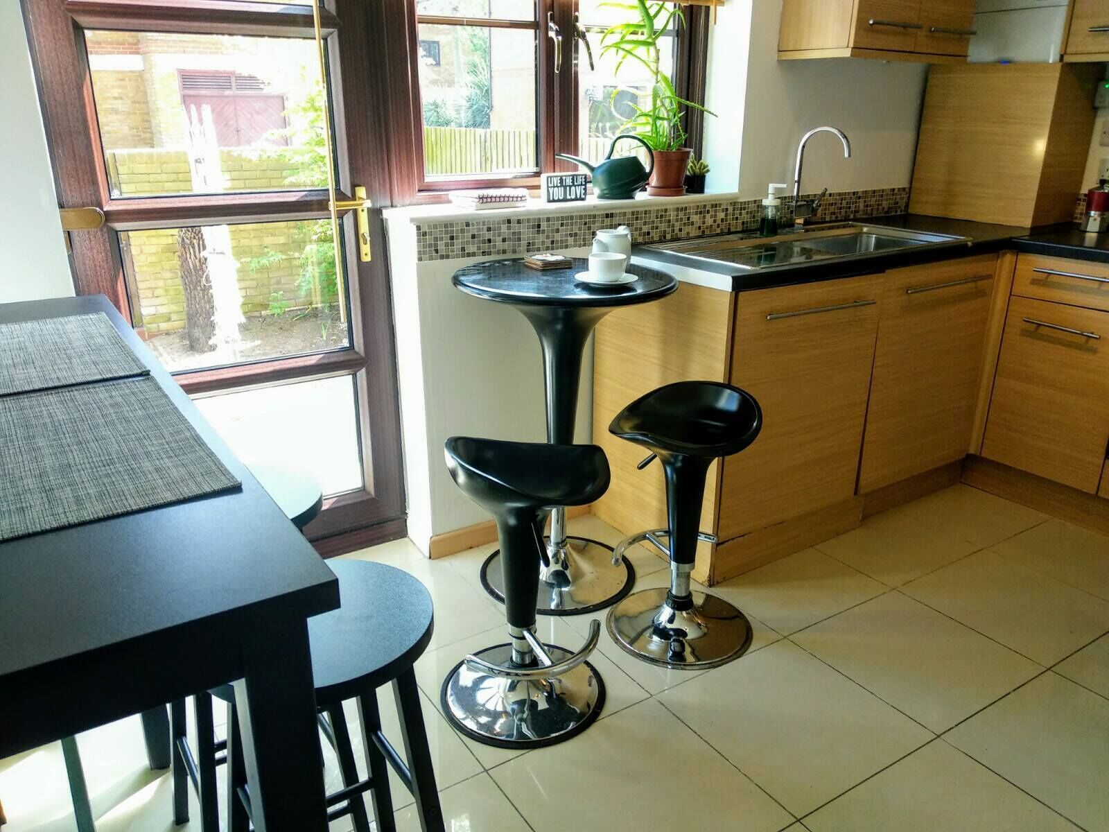 Fridge, microwave, stovetop, electric kettle