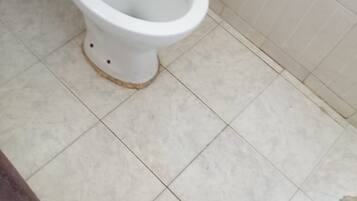 Single Room | Bathroom | Shower, rainfall showerhead, towels, soap