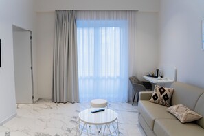 ห้องสตูดิโอสวีท, วิวเมือง | บริเวณนั่งเล่น | สมาร์ททีวี 49 นิ้ว พร้อมช่องดิจิตอล, ทีวี, Netflix