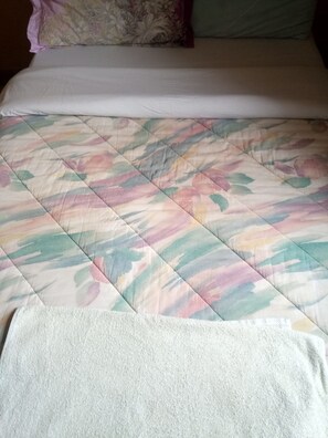 Einzelzimmer | Schreibtisch, Verdunkelungsvorhänge, kostenloses WLAN, Bettwäsche