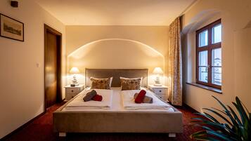 Dreibettzimmer | Schallisolierte Zimmer, kostenloses WLAN, Bettwäsche