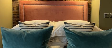 Home Suite Beach Front | Bộ đồ giường cao cấp, màn/rèm cản sáng