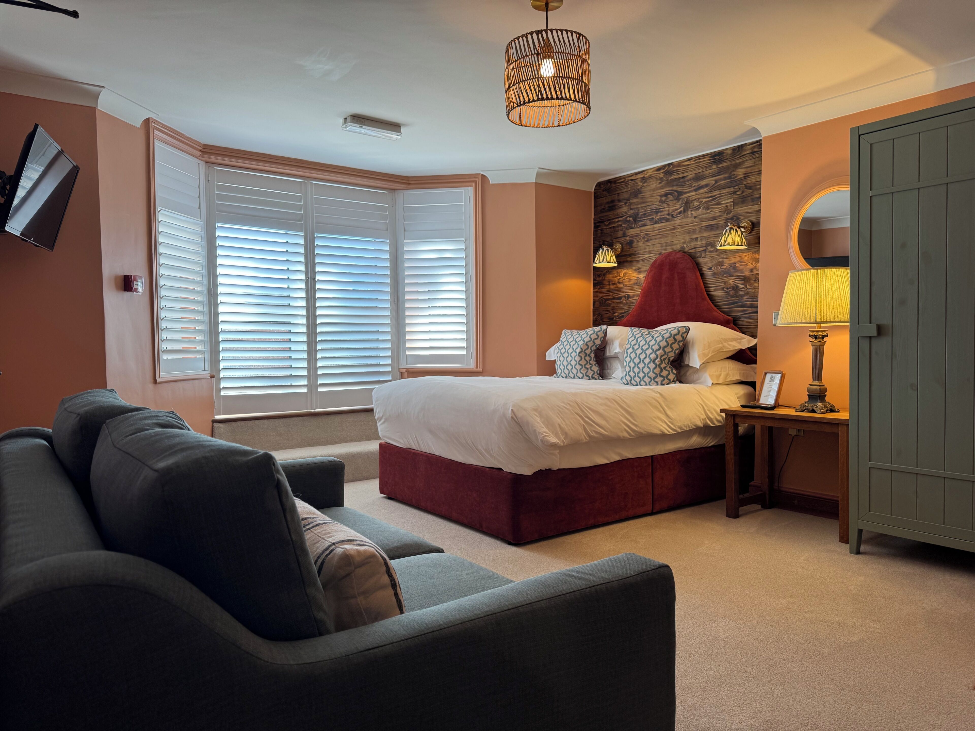Home Suite Beach Front | Premium bedding, blackout drapes, WiFi (free), bed sheets