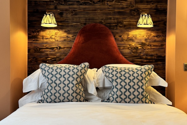 Home Suite Beach Front | Literie de qualité, rideaux d’obscurcissement, accès au Wi-Fi (inclus)