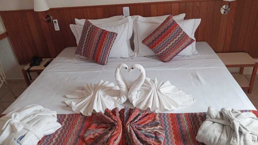 minibar, laptop workspace, free wifi, bed sheets