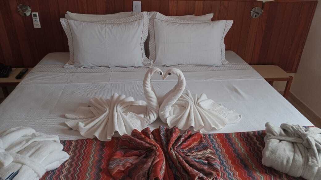 minibar, laptop workspace, free wifi, bed sheets