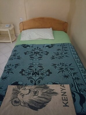 Single Room | Desk, free WiFi, bed sheets - Modern Guest House (Gilgil)