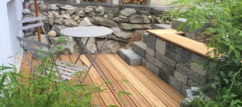 Chiemgau Room: Kleines, Feines Zimmer im Souterrain, Terrasse, Eigener Zugang