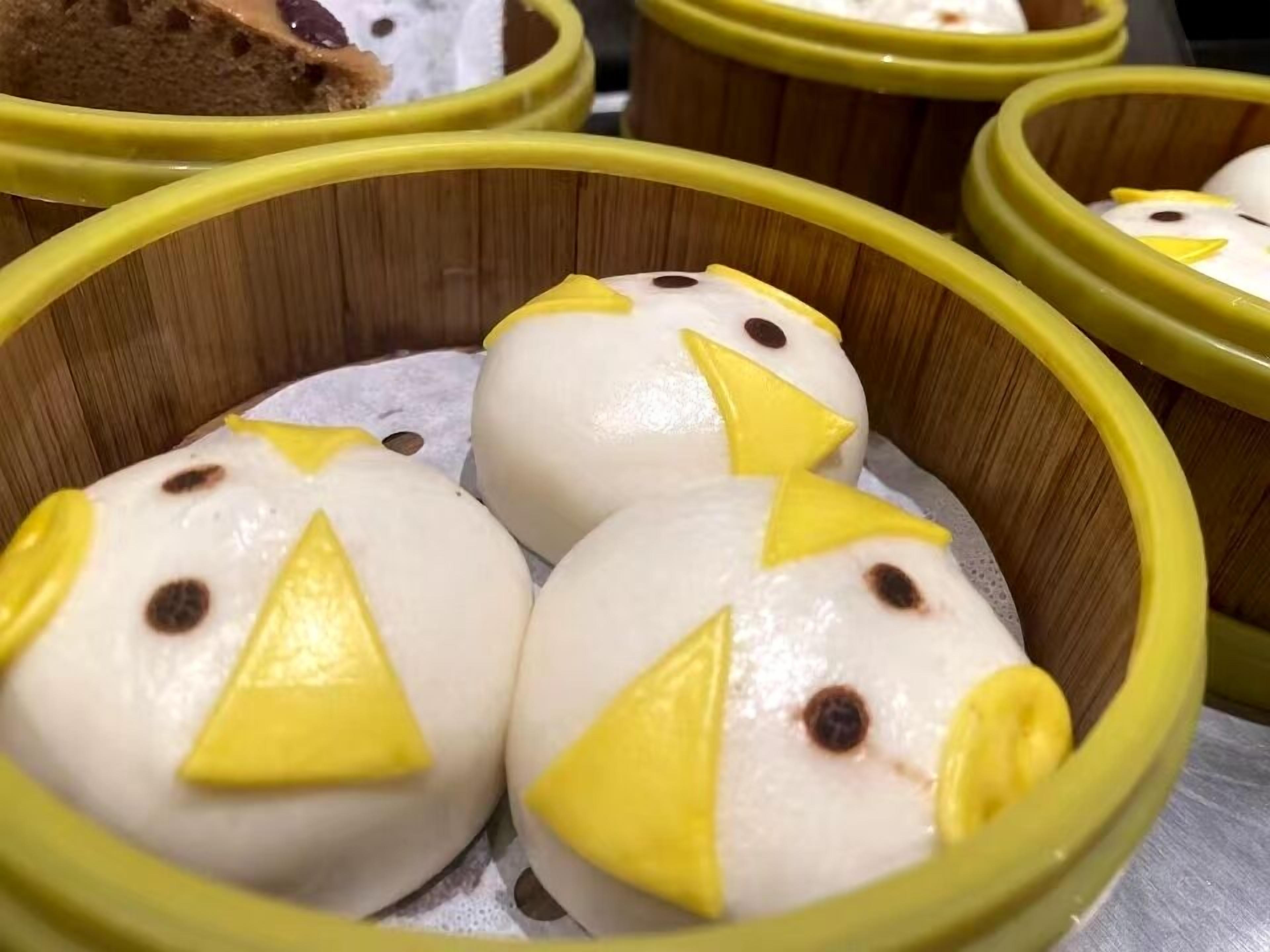 Daily self-service breakfast (CNY 68 per person)