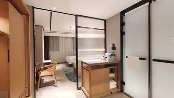 Suite, 1 Bedroom | Living area