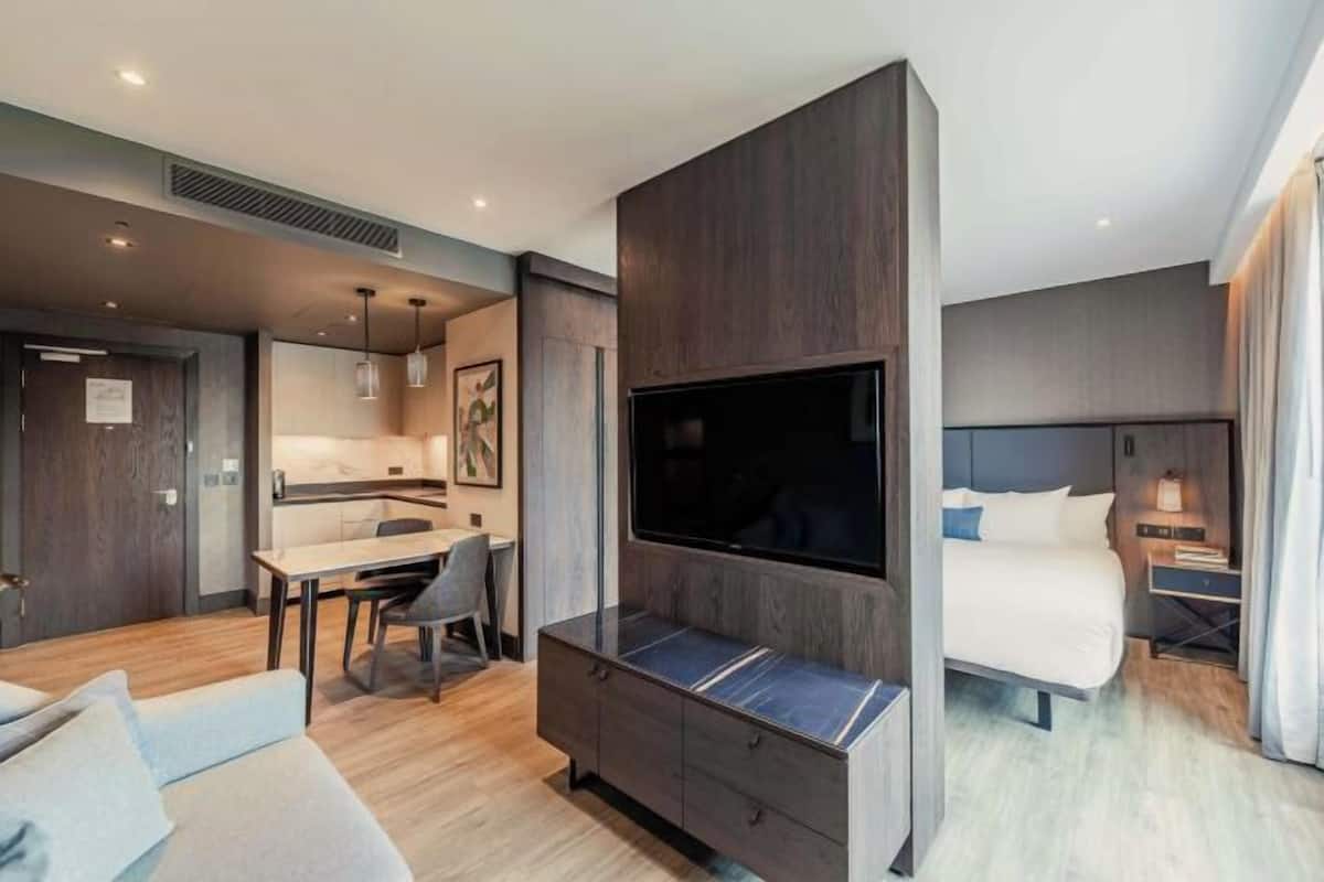 In-room safe, desk, laptop workspace, soundproofing