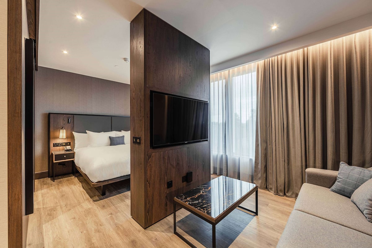 Superior Studio (The Newton) | In-room safe, desk, laptop workspace, soundproofing