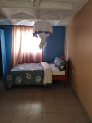 Double Room Single Use | Desk, free WiFi, bed sheets - Kibz Hills Lounge (Kiserian)