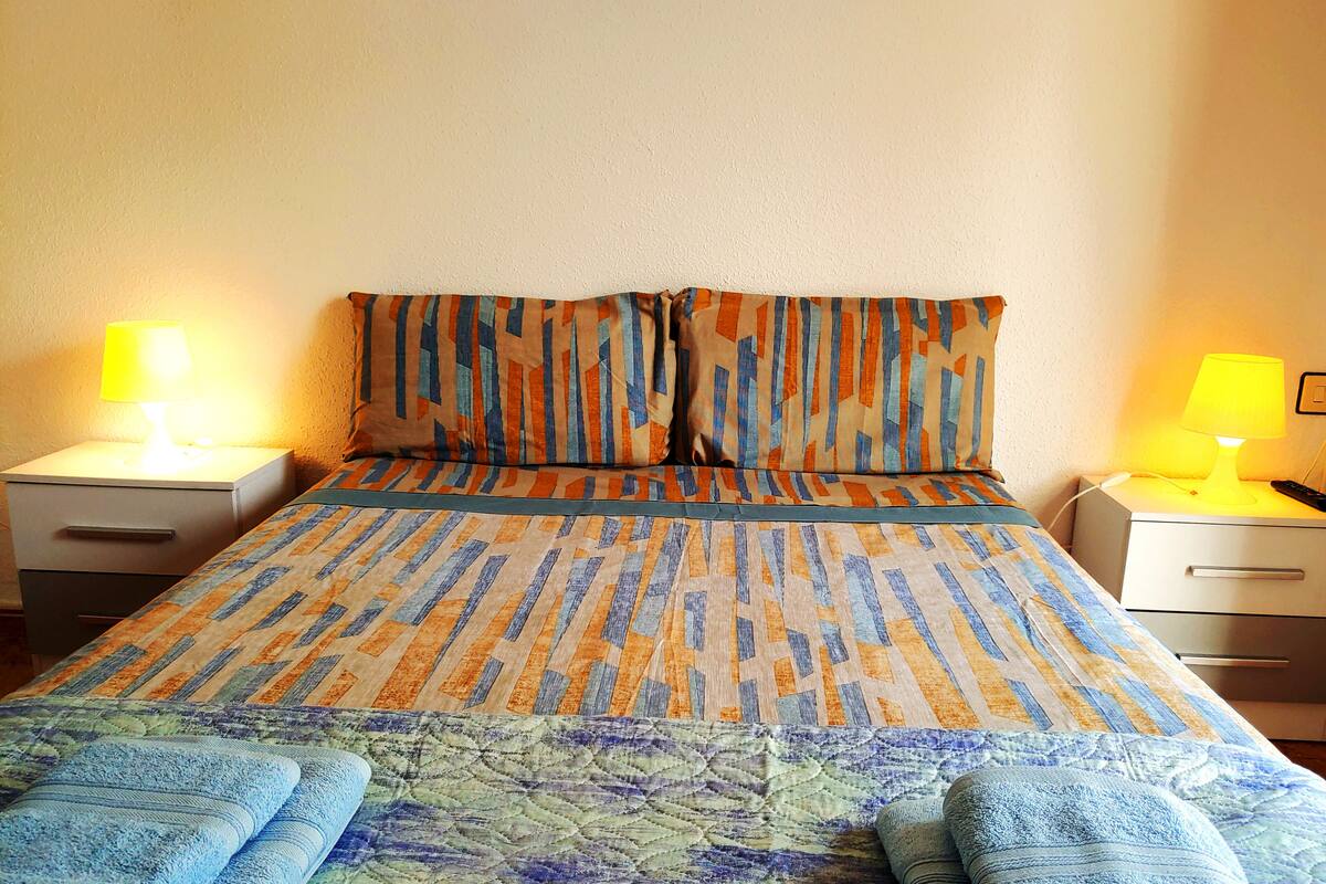 Apartemen Keluarga, 2 kamar tidur, pemandangan kolam renang | Setrika/meja setrika, Wi-Fi gratis, dan seprai linen