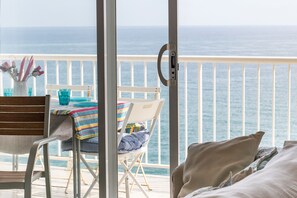 Interior - Stylish sea-view apartment with parking and Wi-Fi (Pineda de Mar)