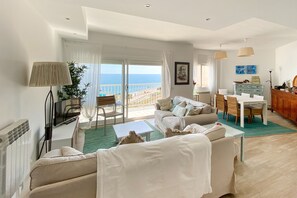 Smart TV, books, stereo