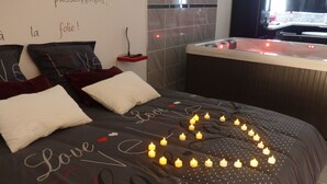 1 bedroom, WiFi (free), bed sheets