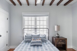 3 bedrooms, desk, iron/ironing board, travel crib