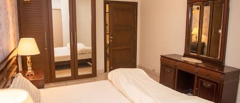 2 chambres, fer et planche Ă repasser, Wi-Fi, literie fournie