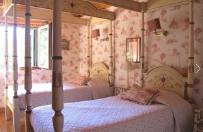 4 bedrooms, iron/ironing board, travel cot, WiFi