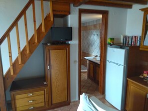 Basic House (Cactus) | Iron/ironing board, free WiFi, bed sheets