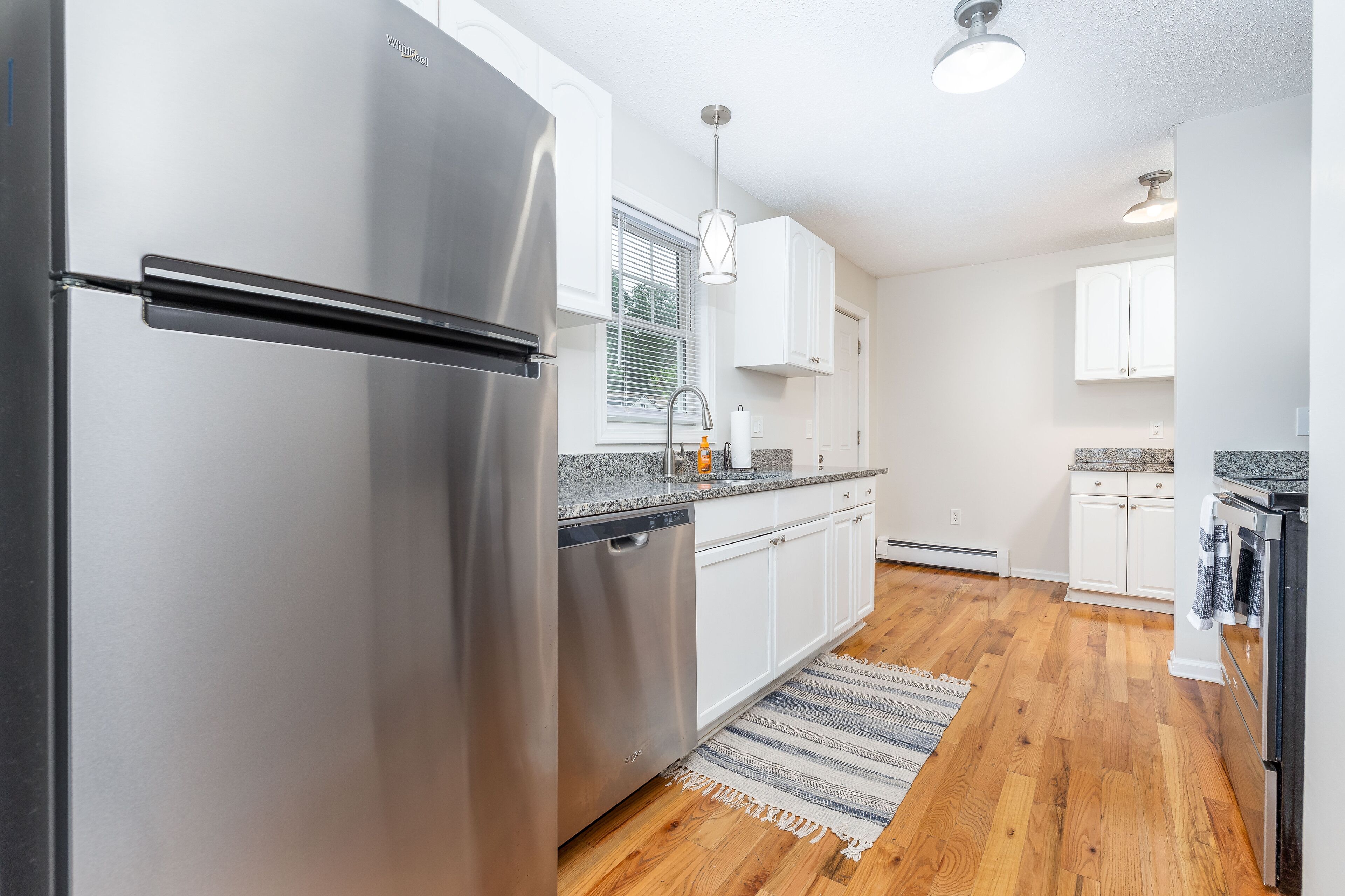 LAKE HOUSE! Walking distance to Lake Pocotopaug!