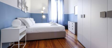 2 bedrooms, laptop workspace, iron/ironing board, free WiFi